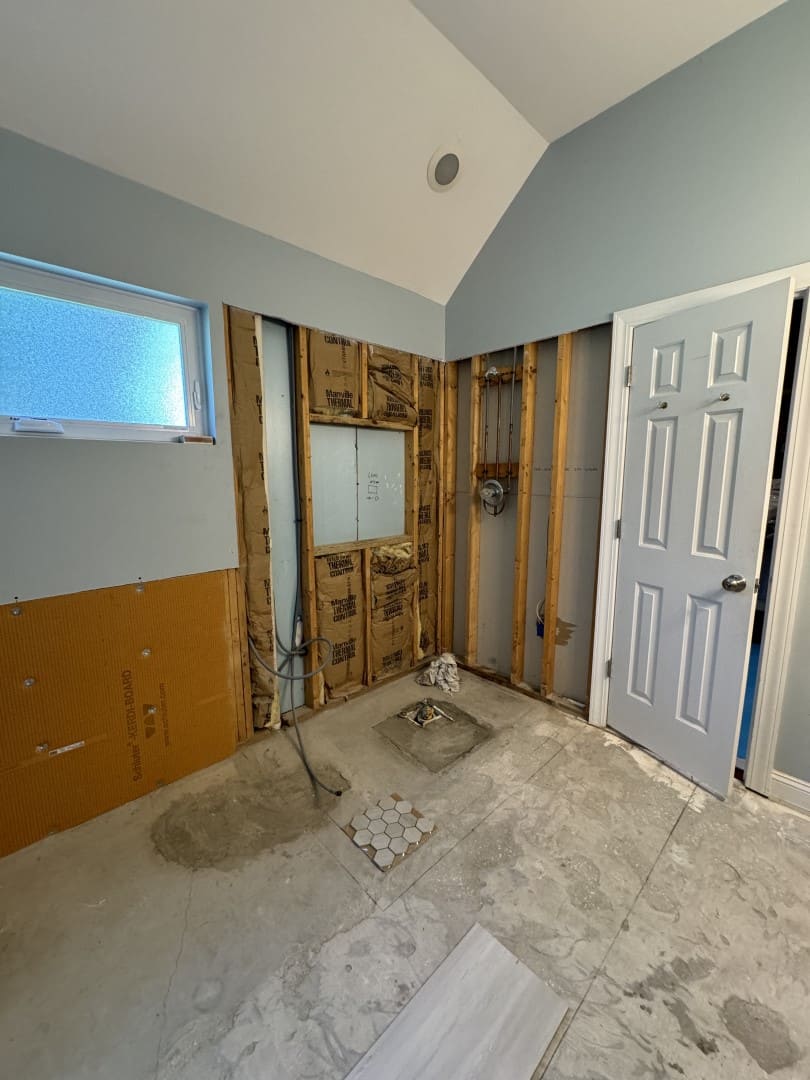 Good Job Solutions – Bathroom before Good Job Solutions - Bathroom before